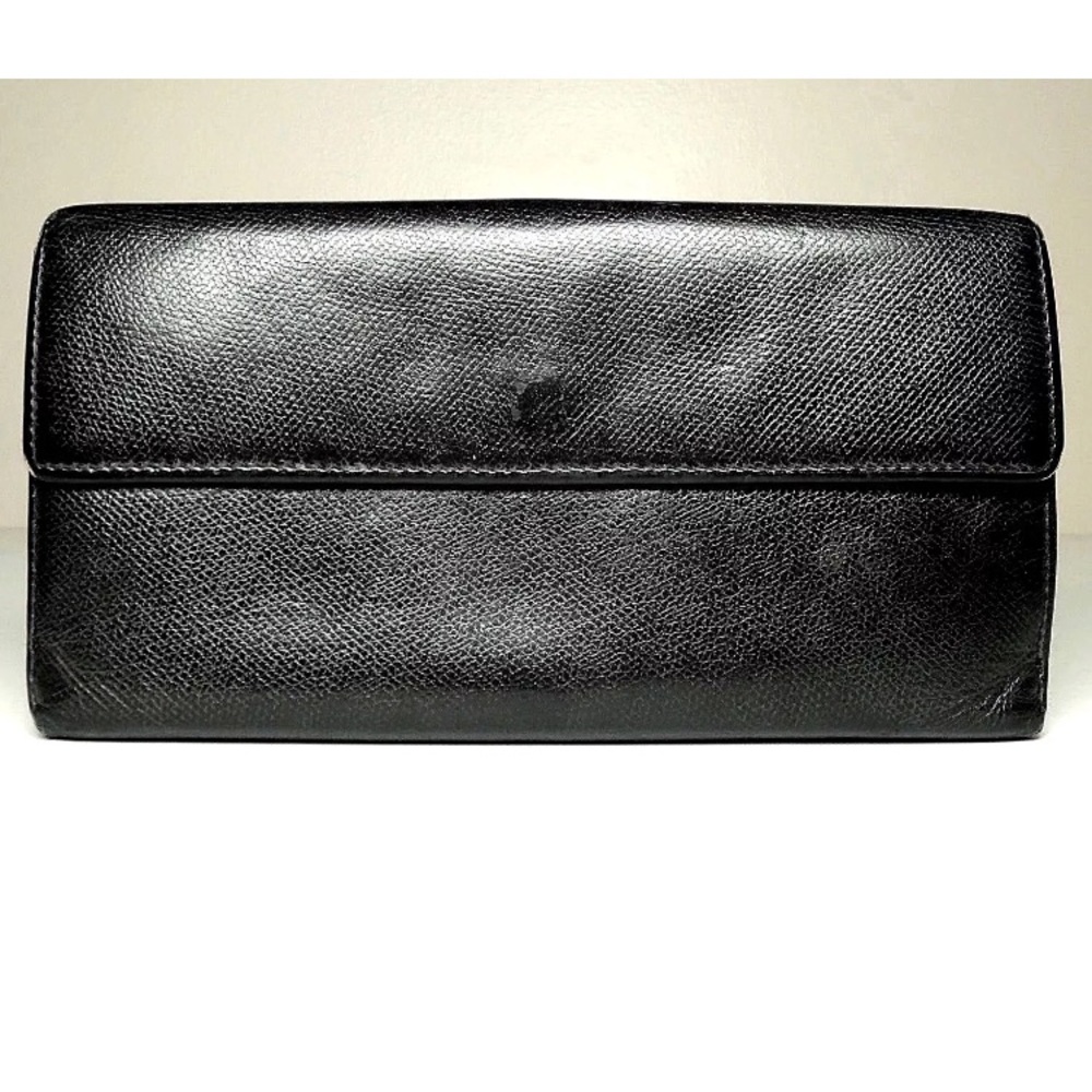 Authentic CHANEL Black Leather continental Wallet - Picture 2 of 8